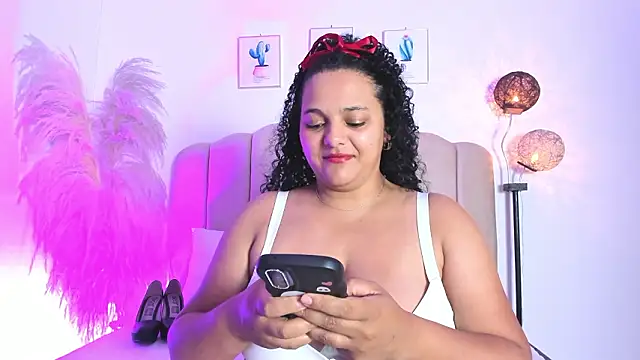 _aithanaa_'s cam snapshot