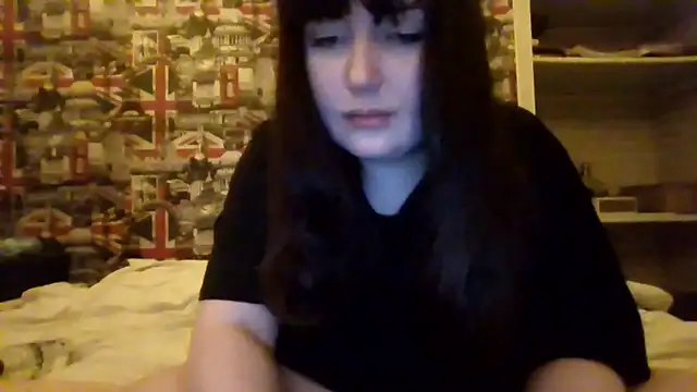 Lynylou's cam snapshot