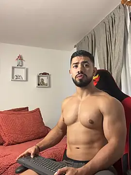 Ezzio_Scolaro live sex cam