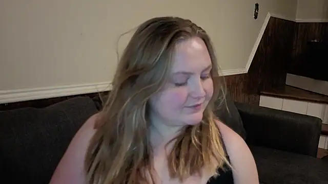 PhatAssBlond live sex cam