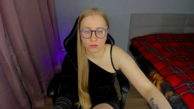 MilanaJune's cam snapshot