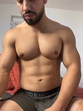 Ezzio_Scolaro live sex cam