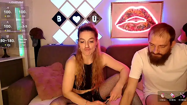 XBellaXundXUweX live sex cam