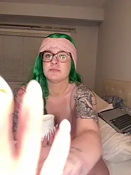 DaisyBlake's cam snapshot