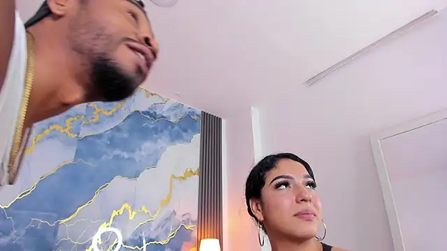 Kylieandjhonny's cam snapshot