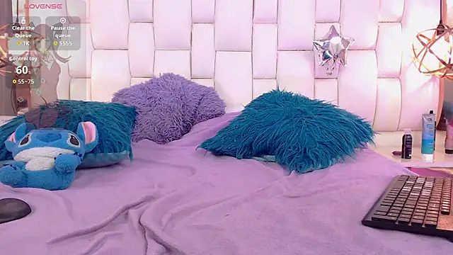 Foxxy_Doll live sex cam