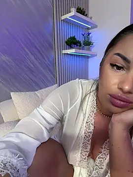 KirstieVegas live sex cam