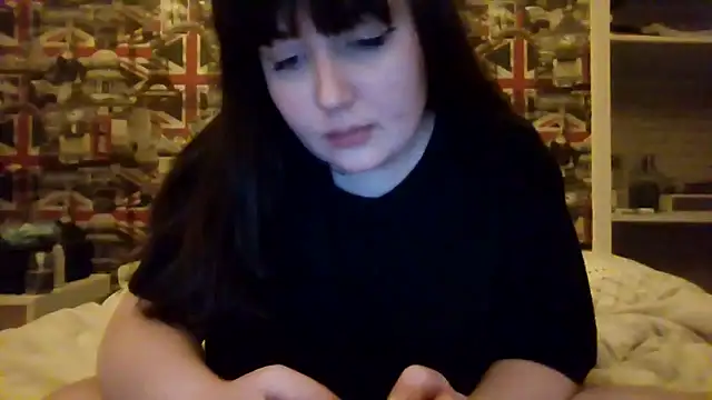 Lynylou live sex cam