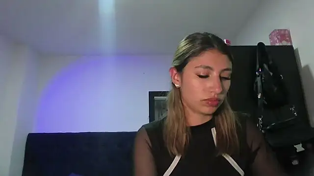 AliceTeenager___'s cam snapshot