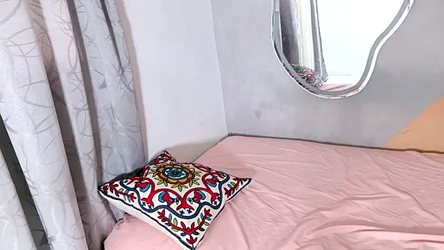 elysha_venus_'s cam snapshot