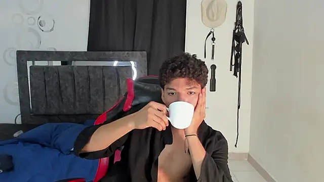 Maximiliano_Khalil live sex cam