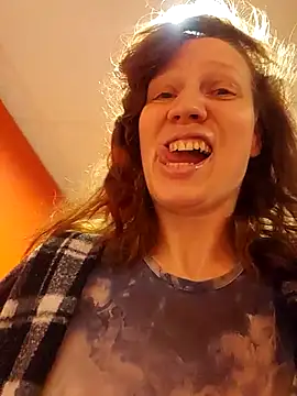 Exhibitionsplit's cam snapshot