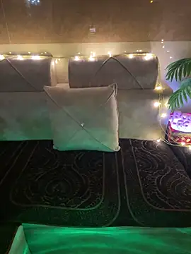 Classy-Bossy's cam snapshot