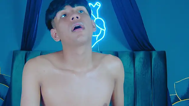 Liam_Sinclair's cam snapshot