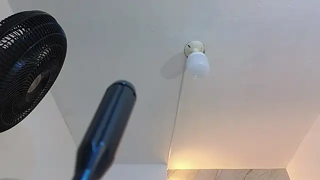 Emmy_lander1's cam snapshot