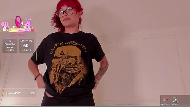 mae_lyra's cam snapshot