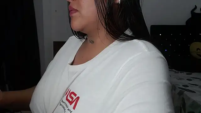 lovemee_30's cam snapshot