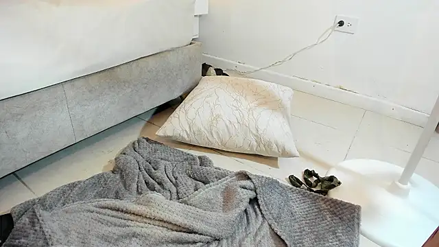 Slut_Milf_'s cam snapshot