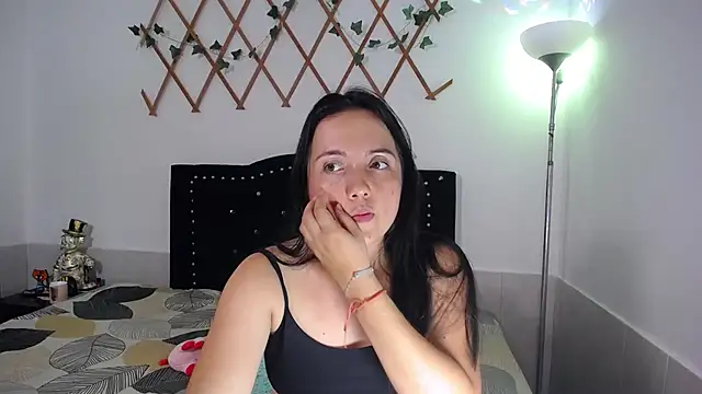 naughty_girl_4u's cam snapshot