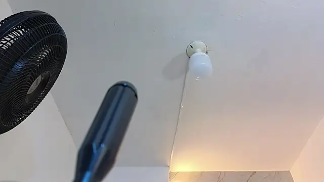 Emmy_lander1's cam snapshot