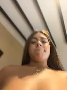 MayaMoanXXX live sex cam