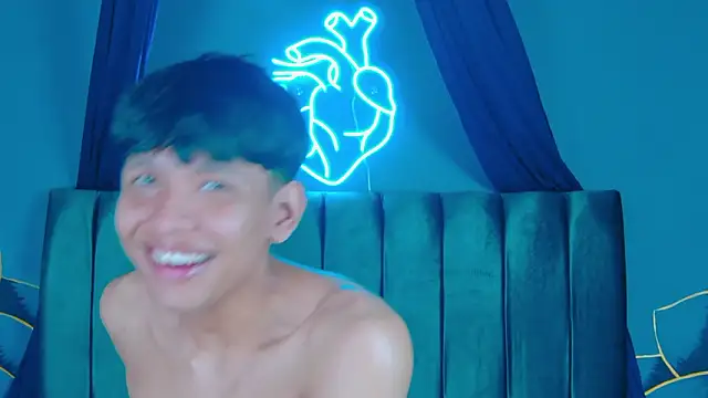 Liam_Sinclair's cam snapshot