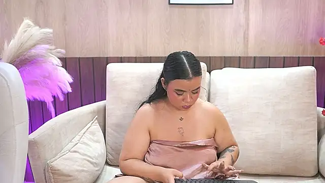 RavenLux_'s cam snapshot