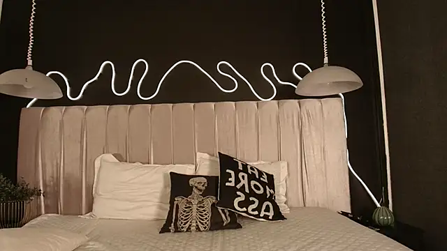 Zhally_Dee's cam snapshot