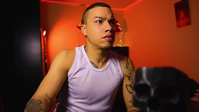 AlphaMasterXxx's cam snapshot