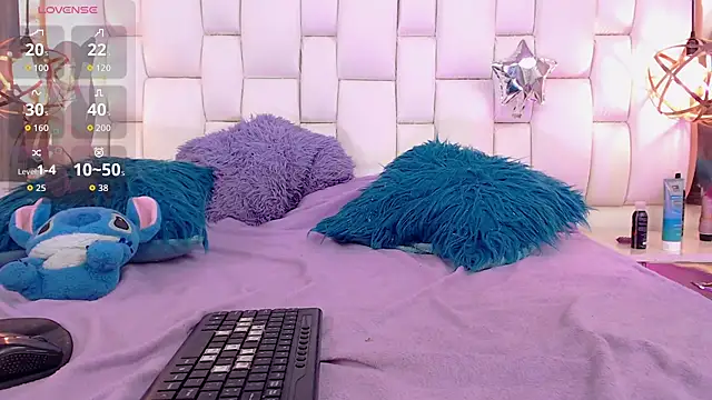 Foxxy_Doll live sex cam