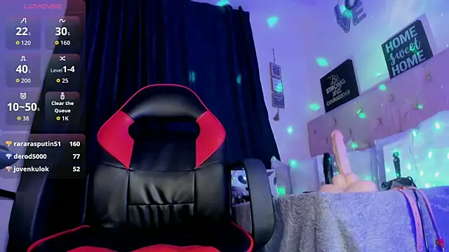 Nicolle_Ferran's cam snapshot