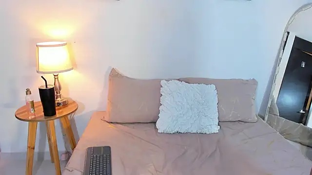 SarahCinnamon- live sex cam