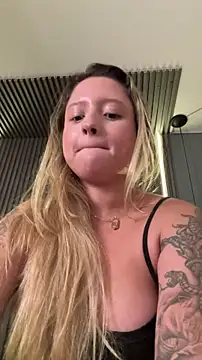 MiaPetit_'s cam snapshot