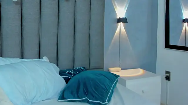 lia_violetta's cam snapshot