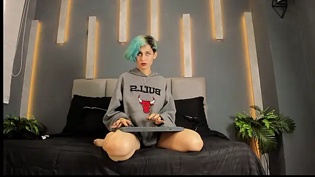 Amy_petitee's cam snapshot