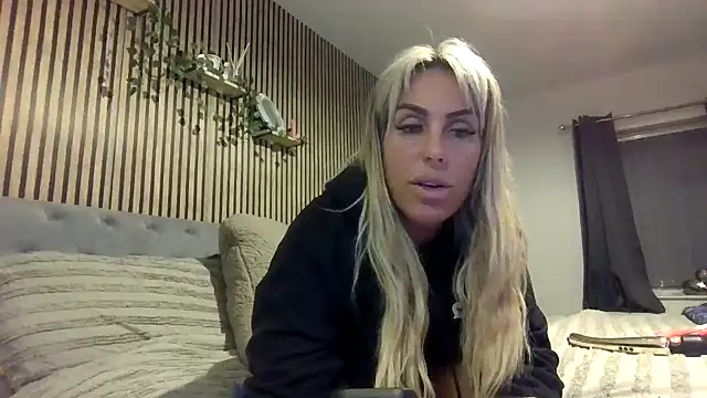 poppyinga1's cam snapshot