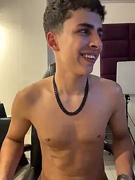 AdrianRinaldi live sex cam
