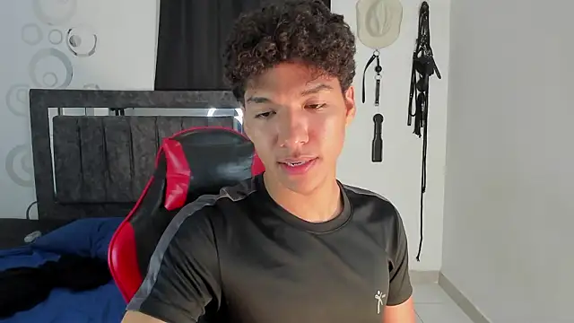 Maximiliano_Khalil's cam snapshot