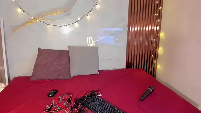 SaraApril_1's cam snapshot