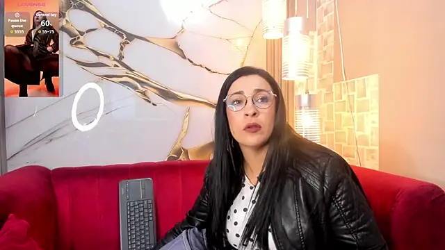 Bella_williamss_'s cam snapshot