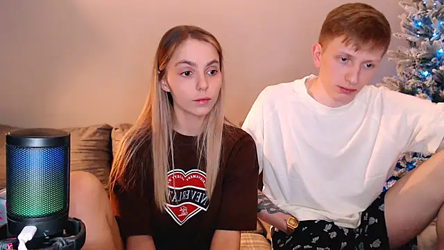 juliaanddima's cam snapshot