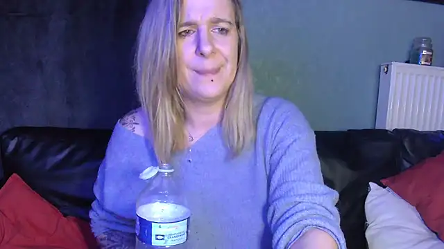 Delichieuse5's cam snapshot