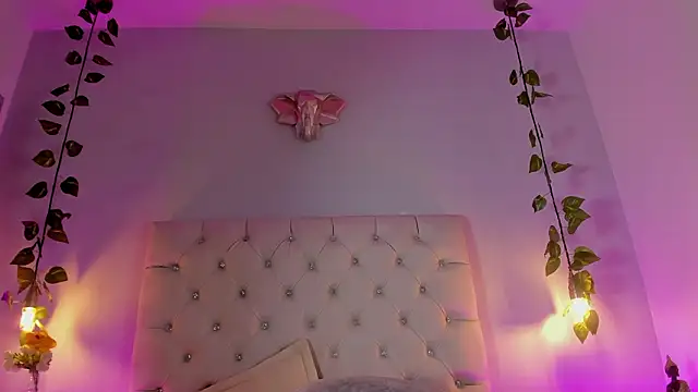 Isabella_Flowers's cam snapshot