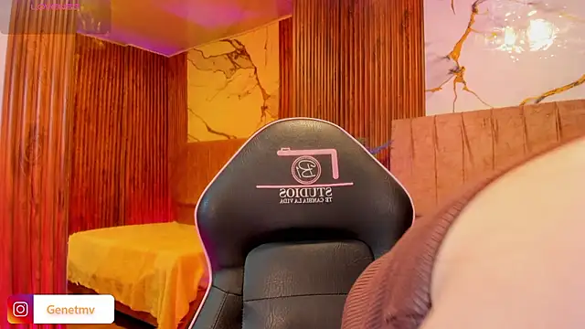 Roxanne_tay live sex cam