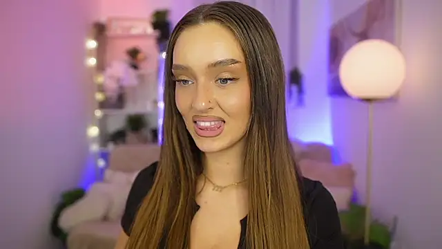 Clara_Nia's cam snapshot