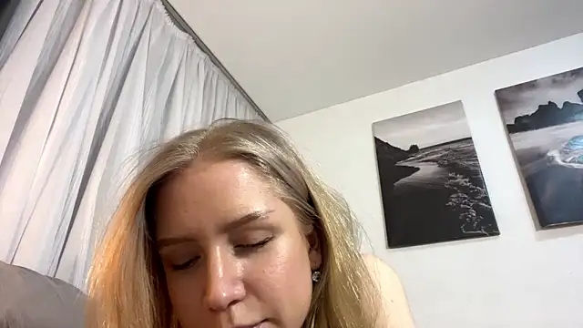 Alice_meow15's cam snapshot