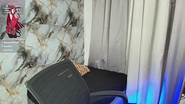 aisha_brunette18's cam snapshot