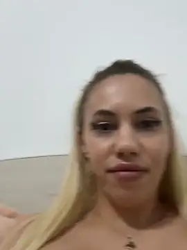 CellineGold's cam snapshot