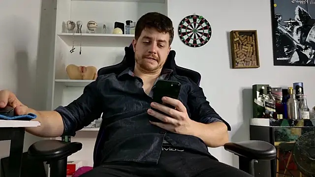 aaronlegend_'s cam snapshot