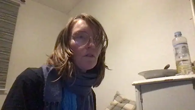 MeluaMauritius's cam snapshot